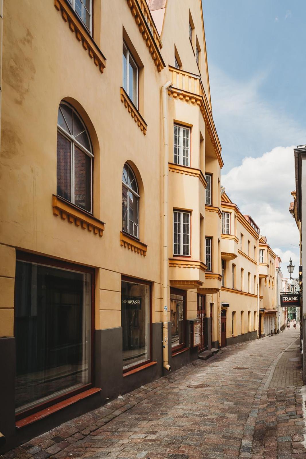 Korter 4 Bedroom Old Town - 3 Bathrooms Tallinn